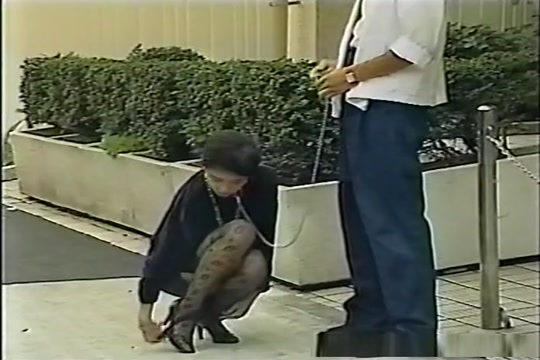 Une Japonaise avec un coup monté se fait humilier dans la rue
